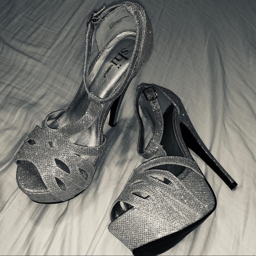 Club Ready! Sz 8 Shi by Journeys Platform Heels